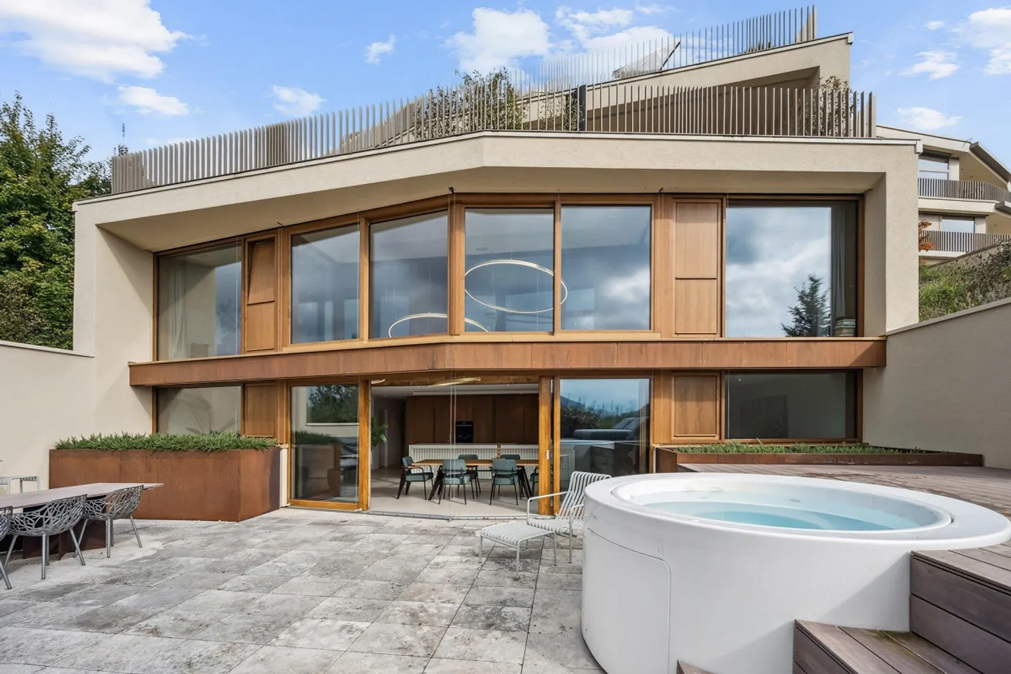 Retreat with unparalleled living experience - Photo 5 of 22
