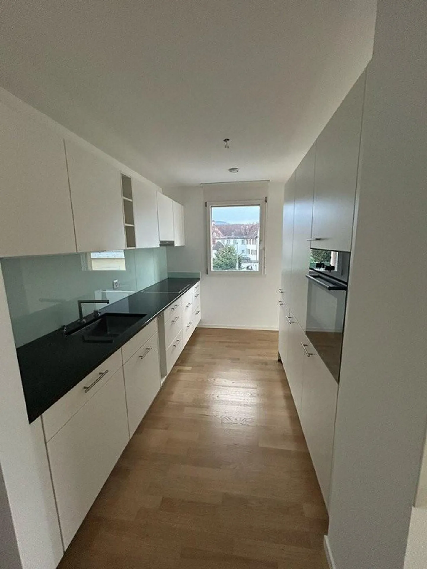 Moderno appartamento di 2,5 locali con balcone nello sviluppo Le Pont - Foto 2 di 9