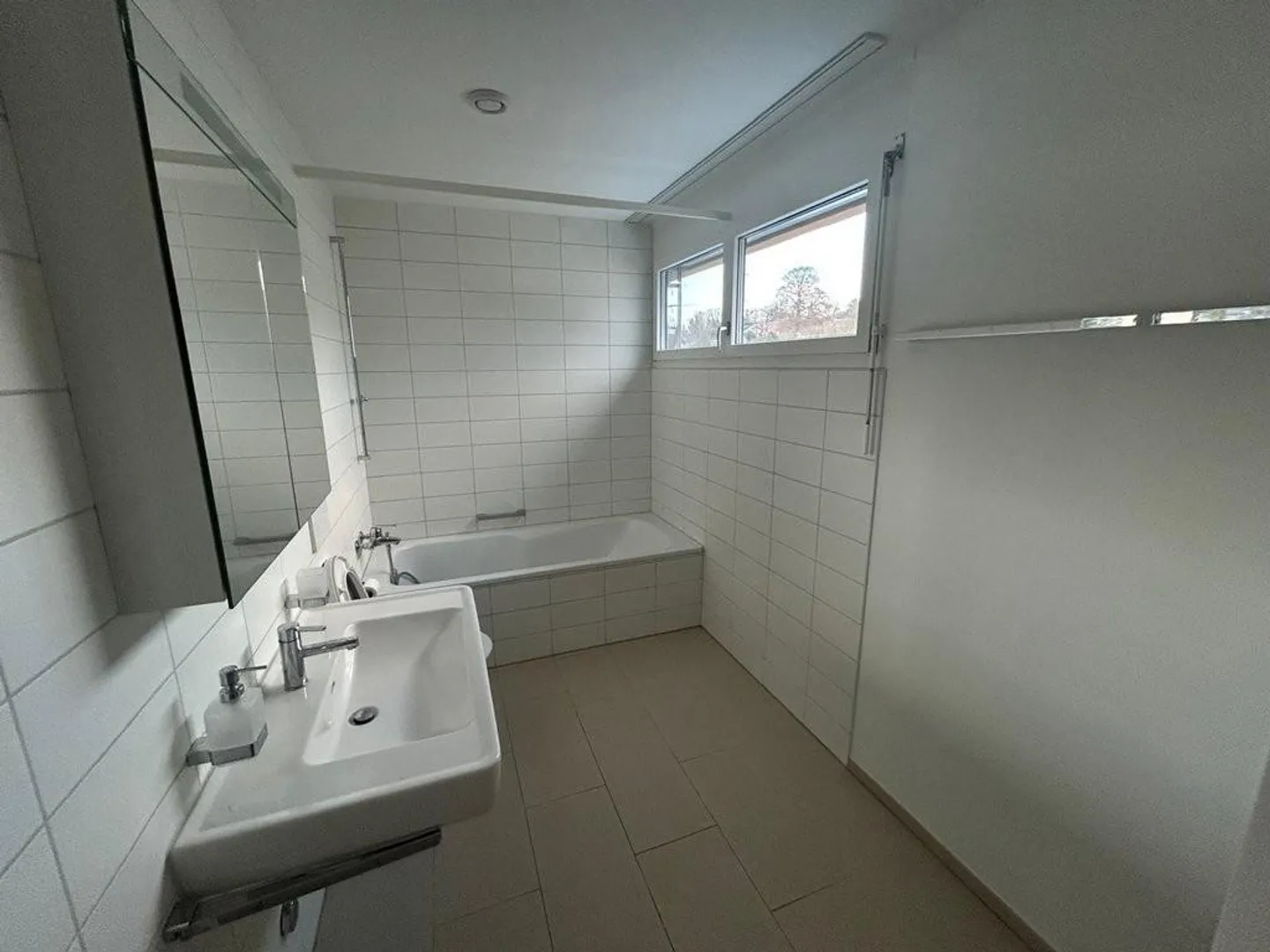 Moderno appartamento di 2,5 locali con balcone nello sviluppo Le Pont - Foto 7 di 9