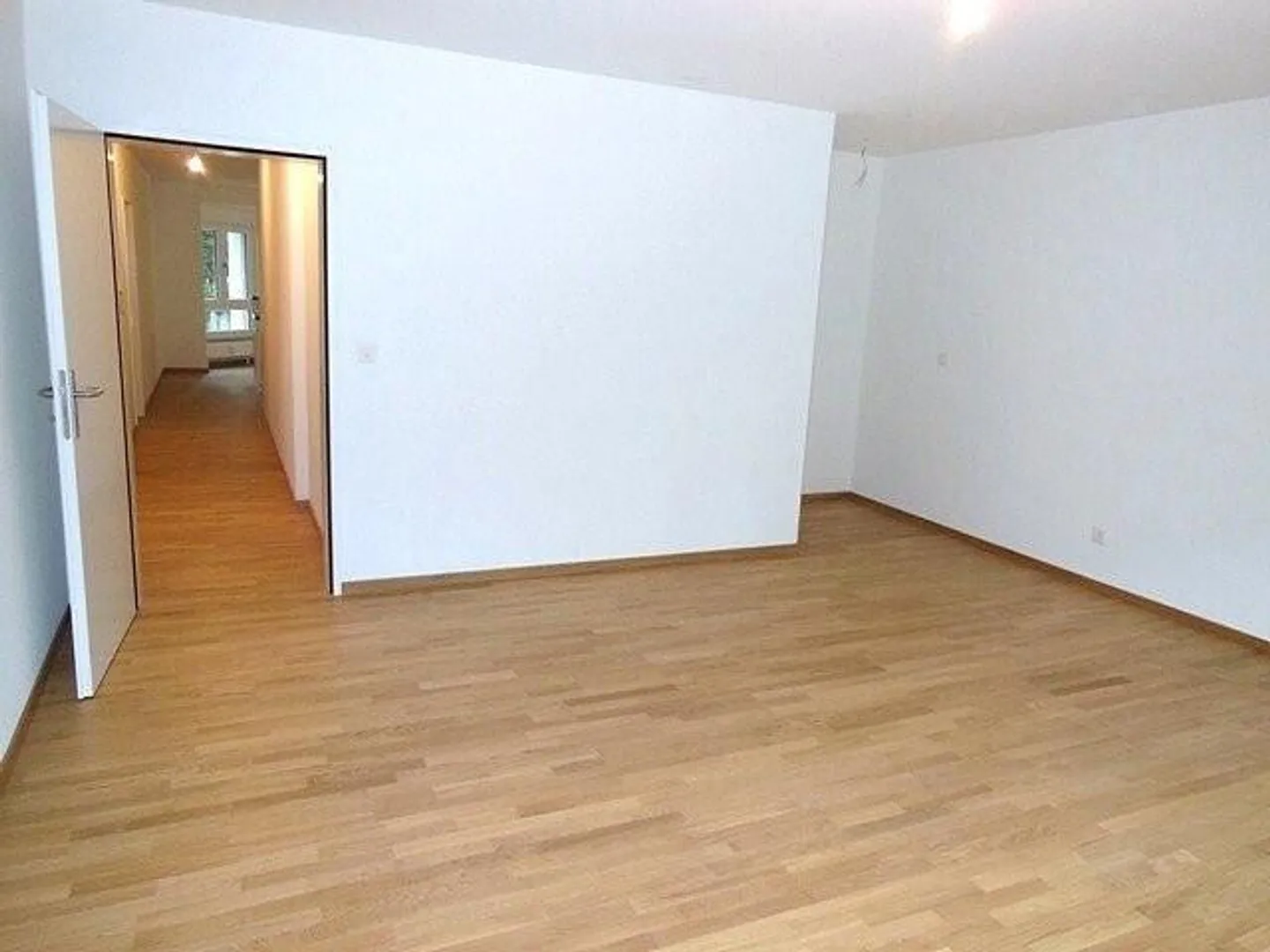 Modern apartment in a preferred location with garden seating area - Photo 10 of 12