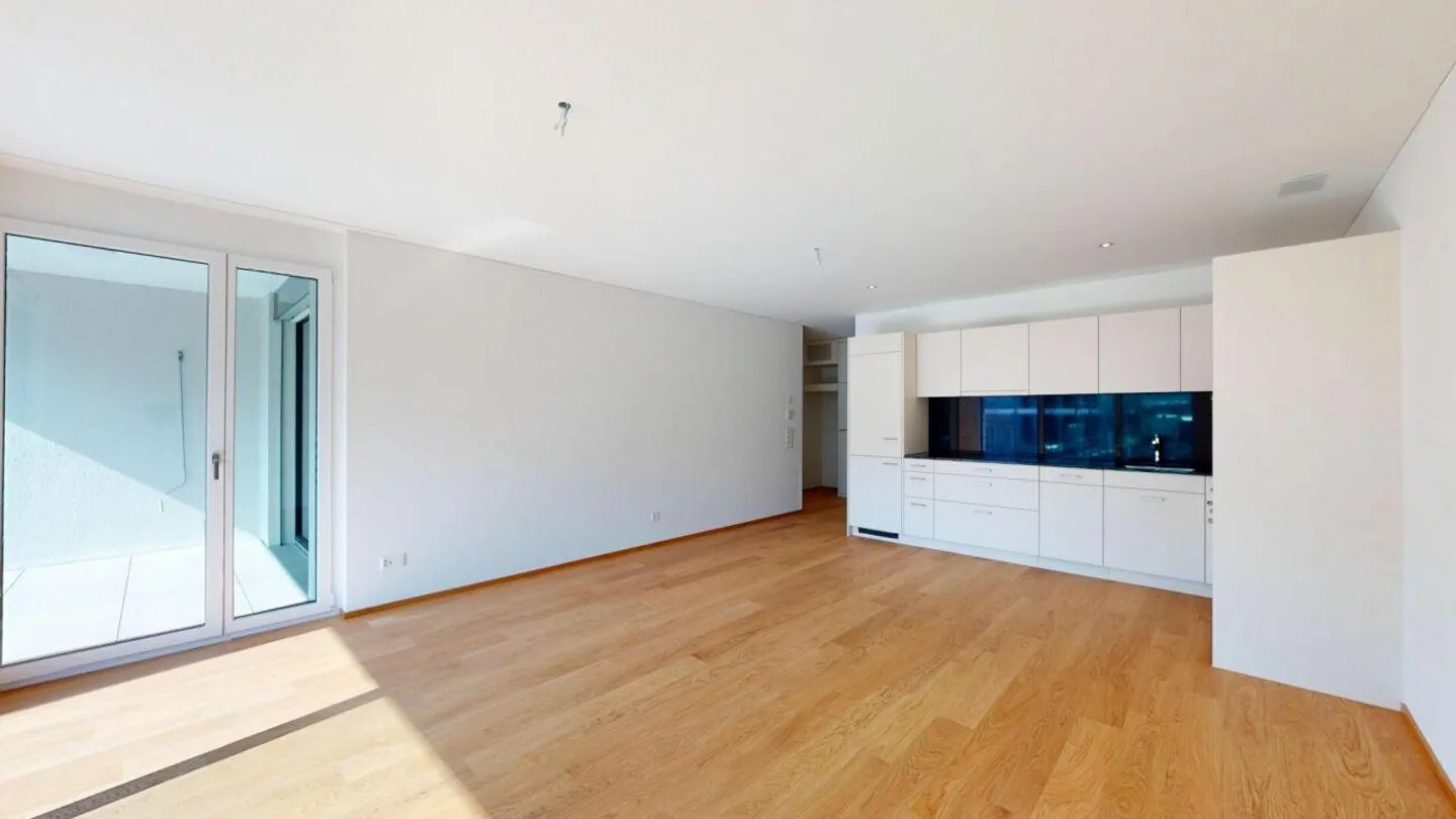 Bright 2.5 Room Apartment - Photo 7 of 13