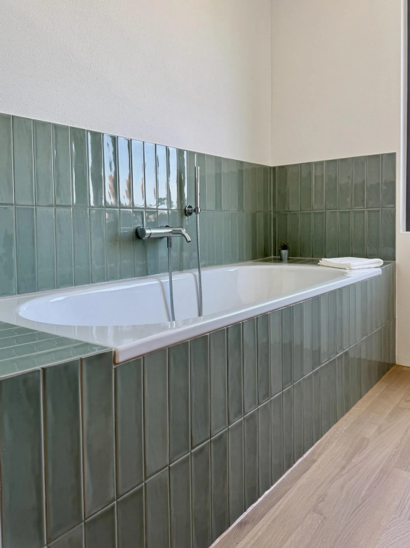 Modern 4.5-Room Apartment with Covered Patio - Photo 7 of 12