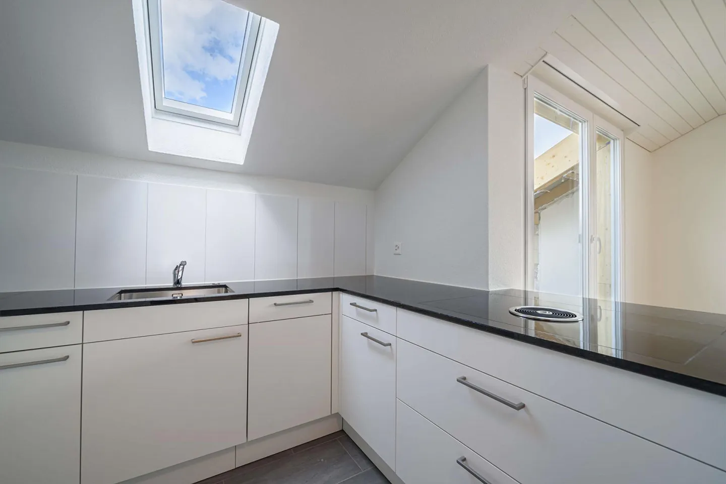 Single apartment in a rural setting - Photo 3 of 9