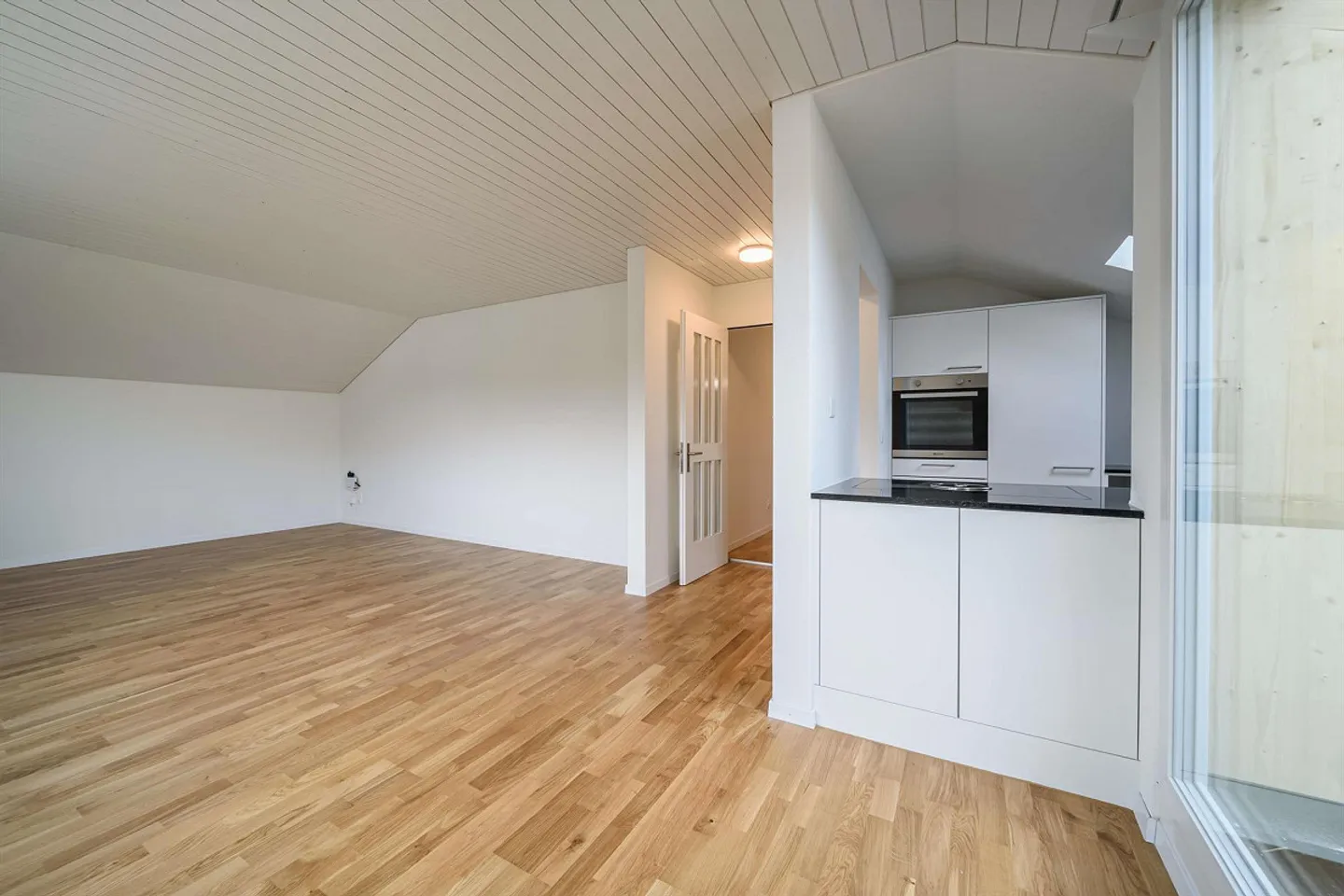Single apartment in a rural setting - Photo 5 of 9