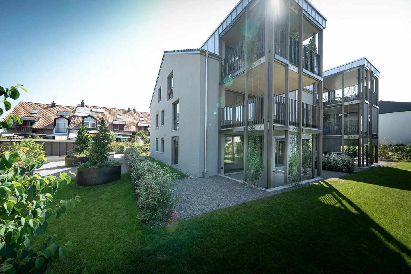 Modern 4.5-Room Apartment with Covered Patio - Photo 11 of 12