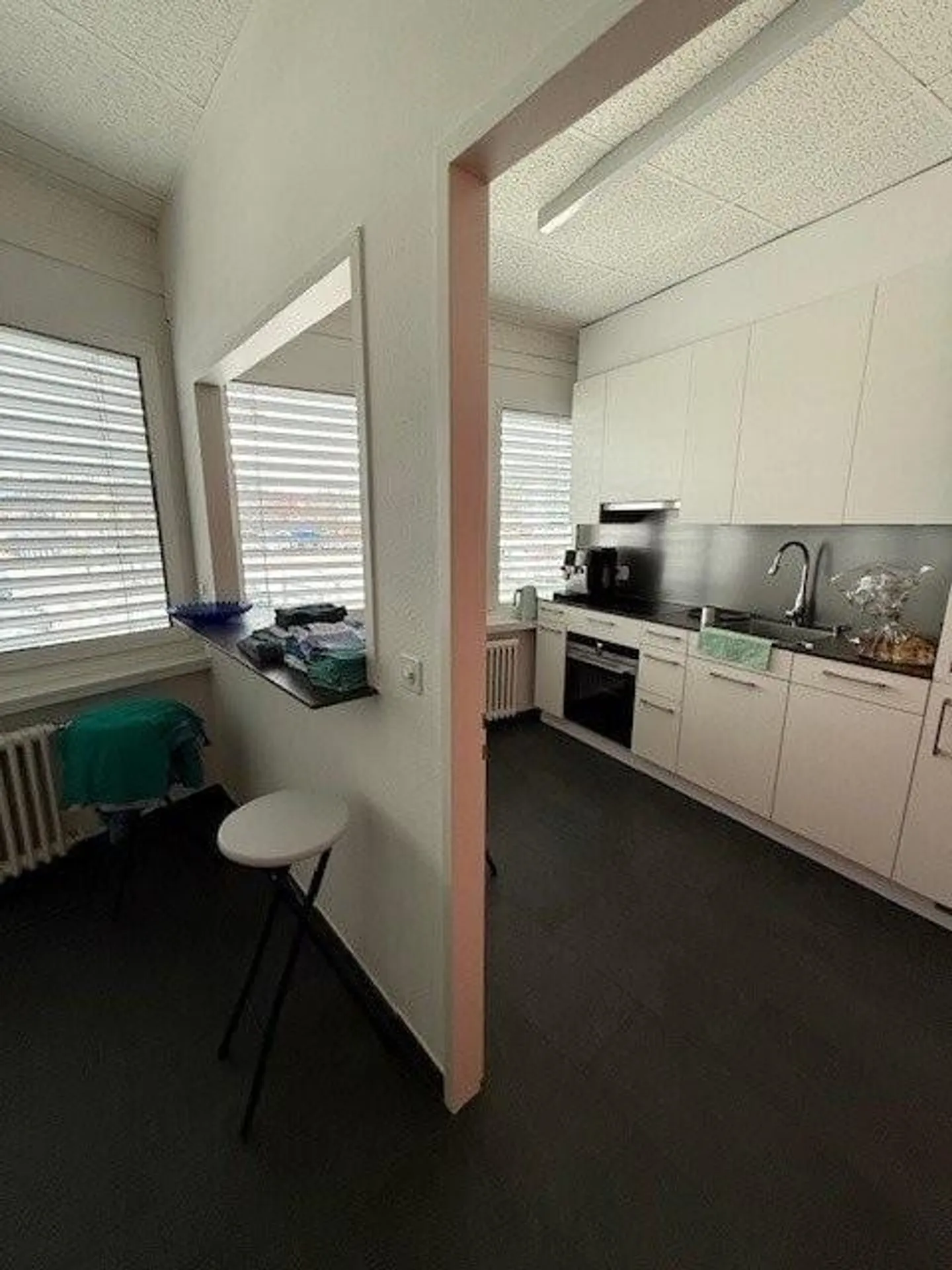 Commercial premises with separate entrance for rent in Dreispitz! - Photo 3 of 8