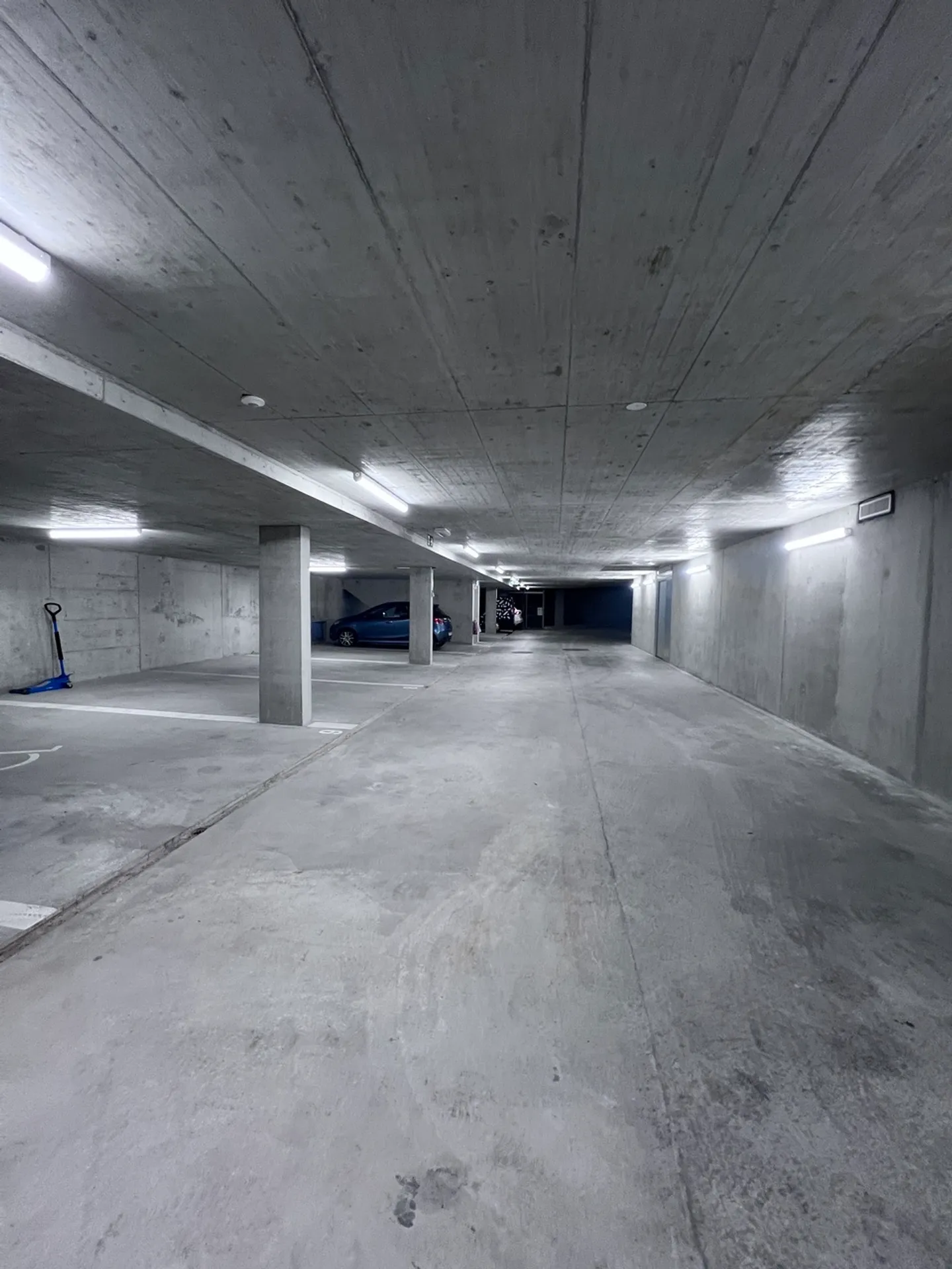 Place de parking intérieure à louer - Photo 1 sur 3