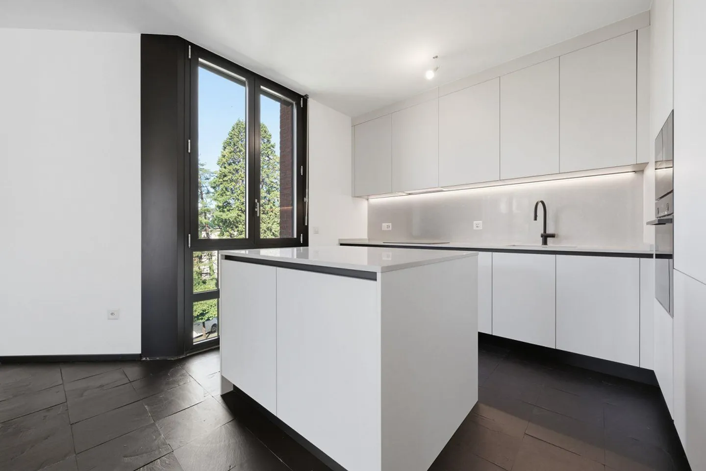 Appartamento elegante completamente ristrutturato - Foto 3 di 11