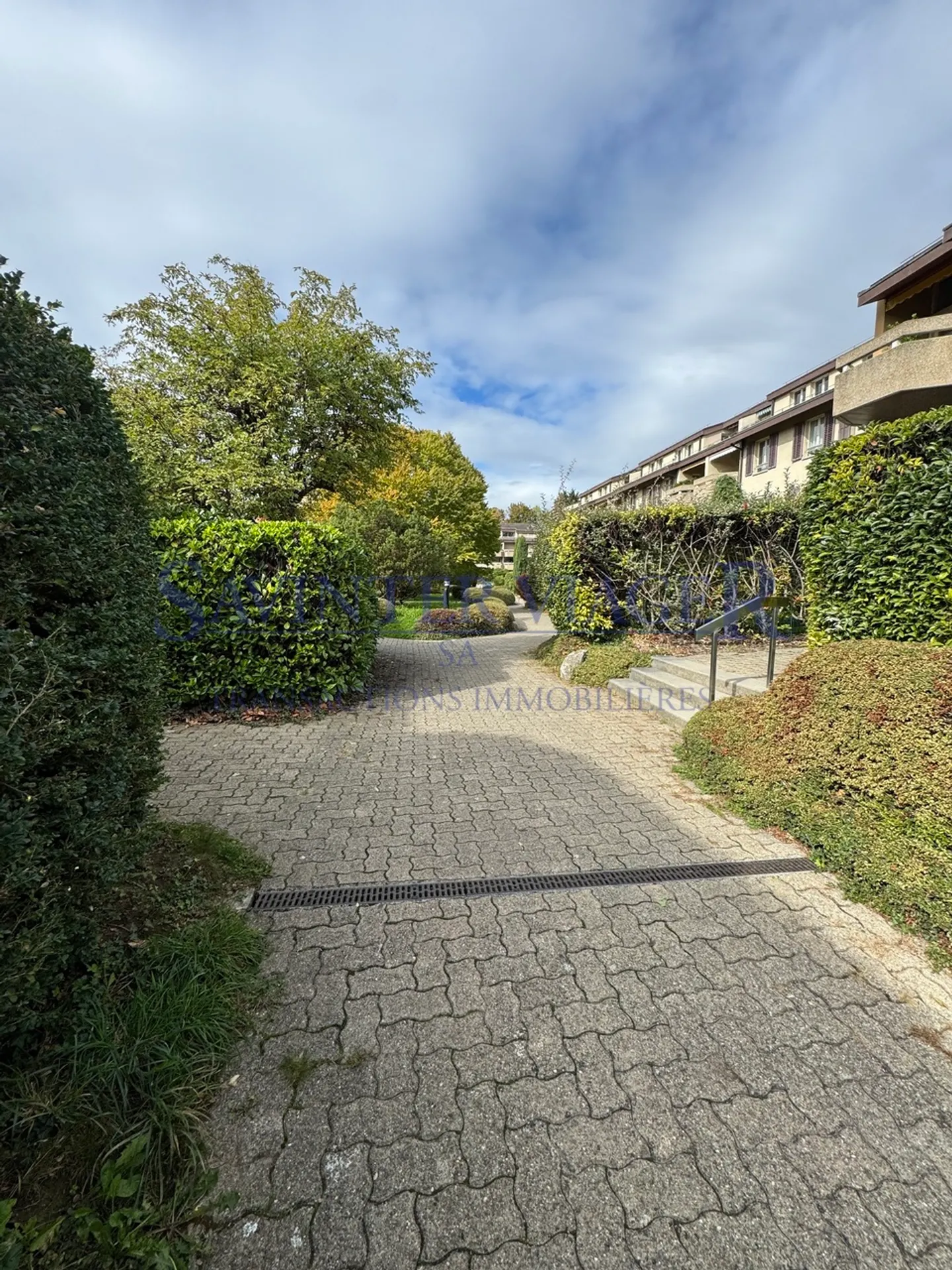 Charming Apartment with Garden View - Photo 1 of 2