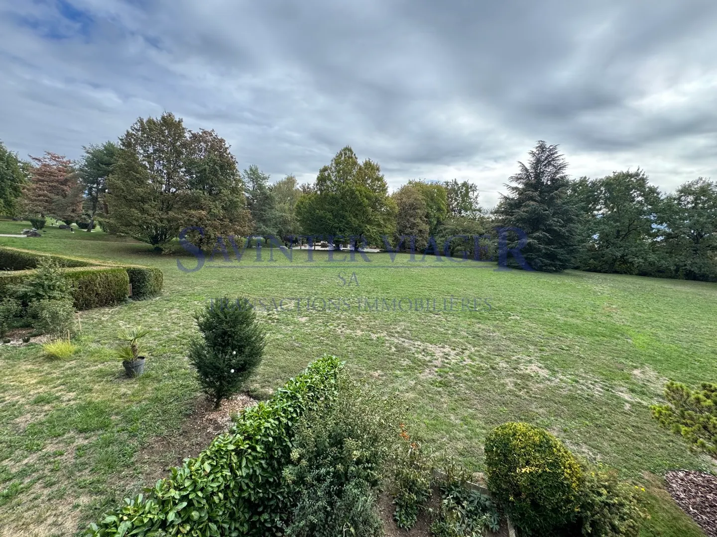 Charming Apartment with Garden View - Photo 2 of 2