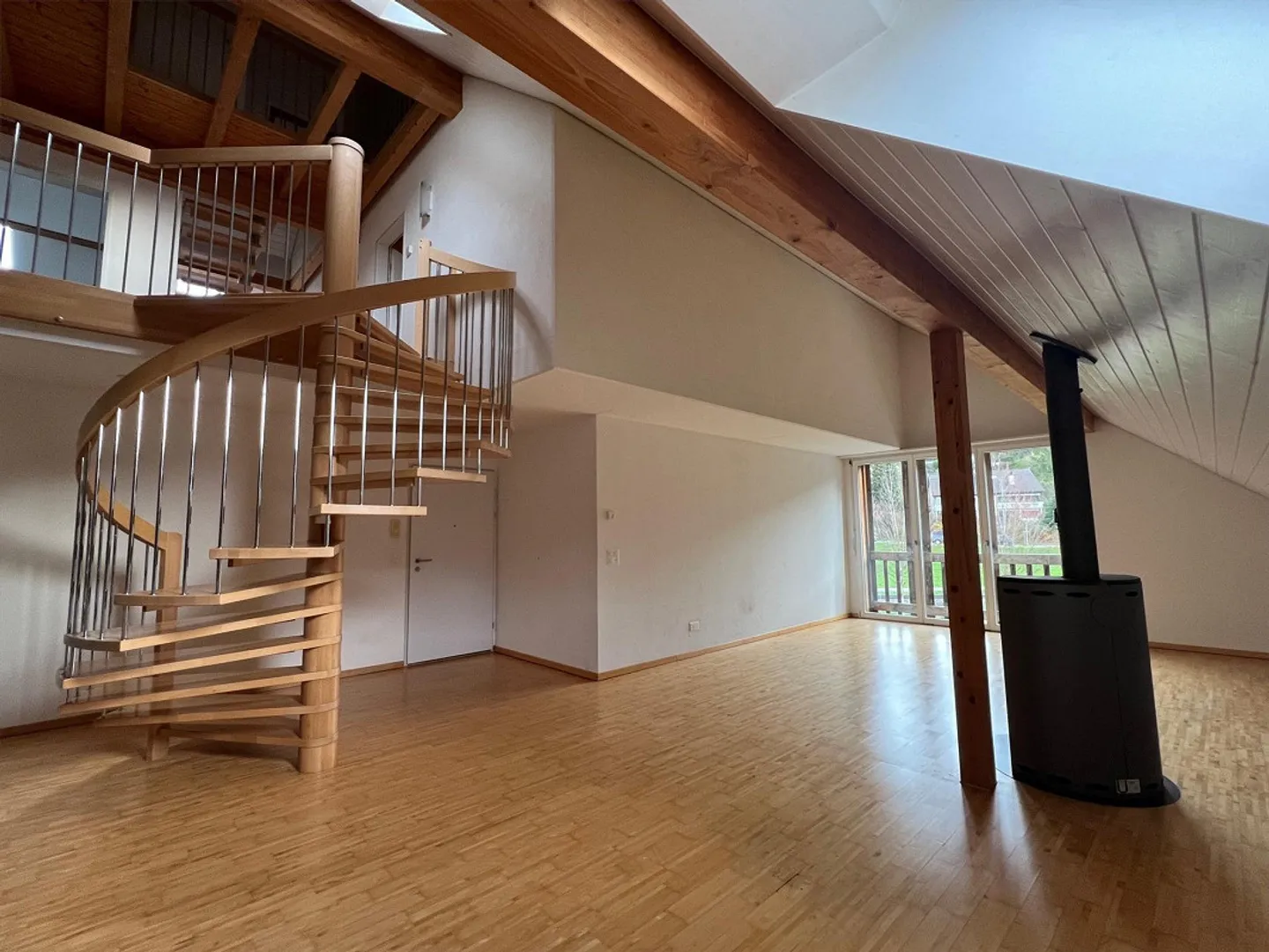 Charmante 4.5-Zimmer-Maisonette - Foto 2 von 12