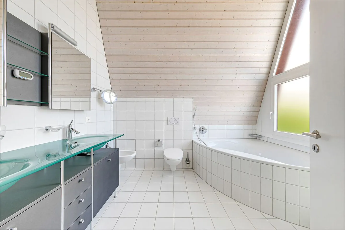 Sehr schöne Immobilie mit Panoramablick auf den See und die Alpen - Foto 11 von 13