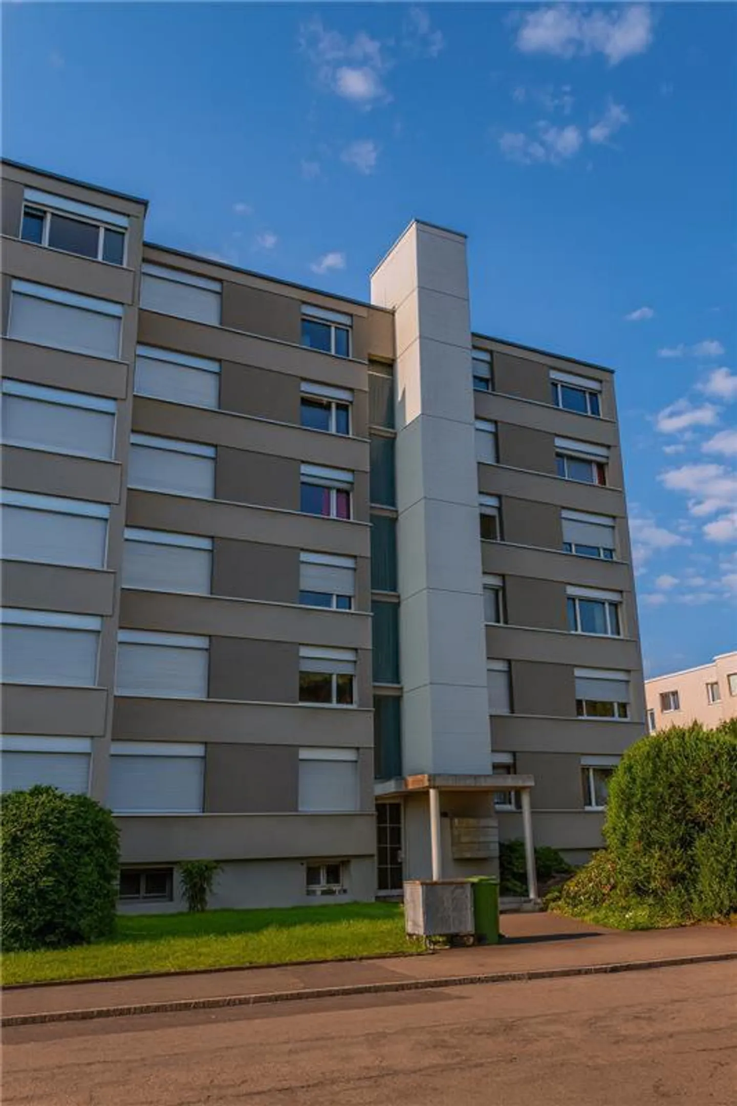 Freier Aussenparkplatz - Foto 1 von 1