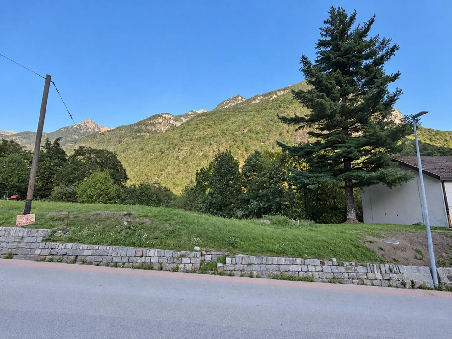 Terreno edificabile soleggiato - Foto 6 di 19