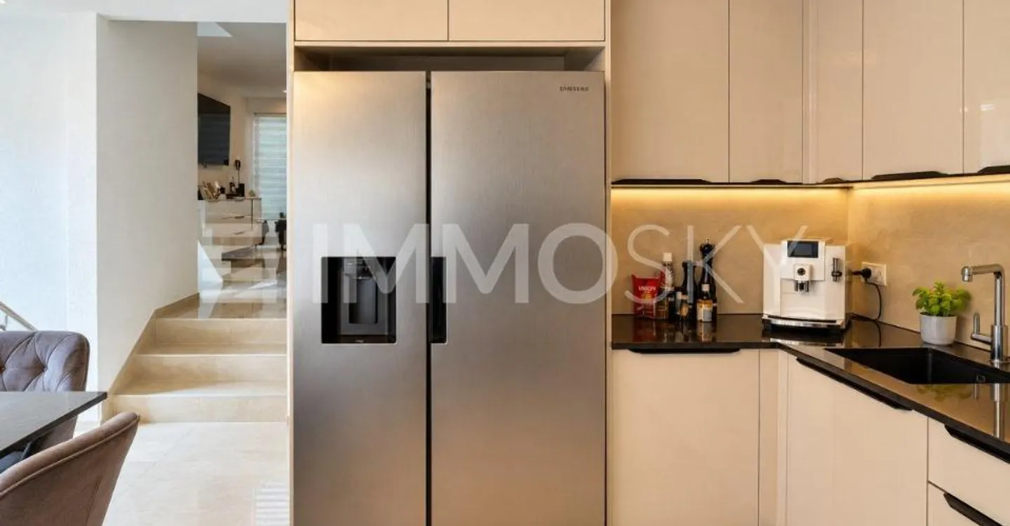Modern Living Meets Stylish Elegance - Photo 3 of 5