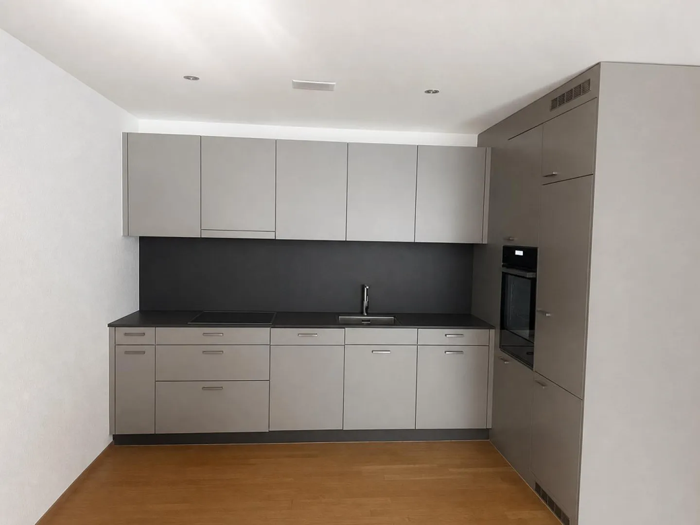 Ottimo appartamento di 2,5 stanze vicino al lago - Foto 2 di 5