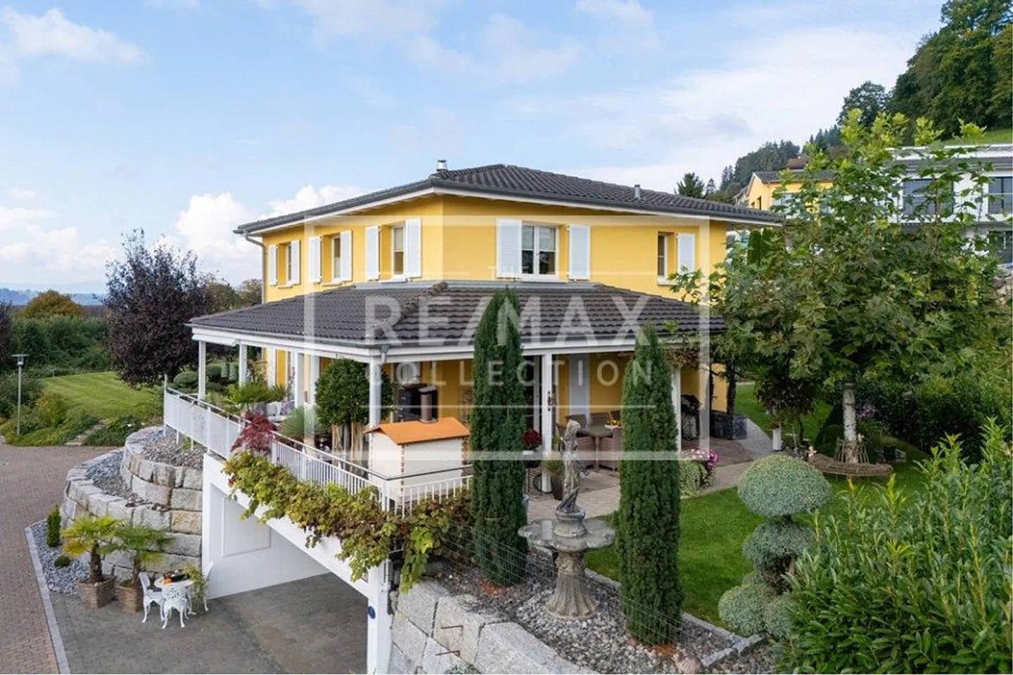 Family Dream with Style 6½-Room Country House - Photo 1 of 13