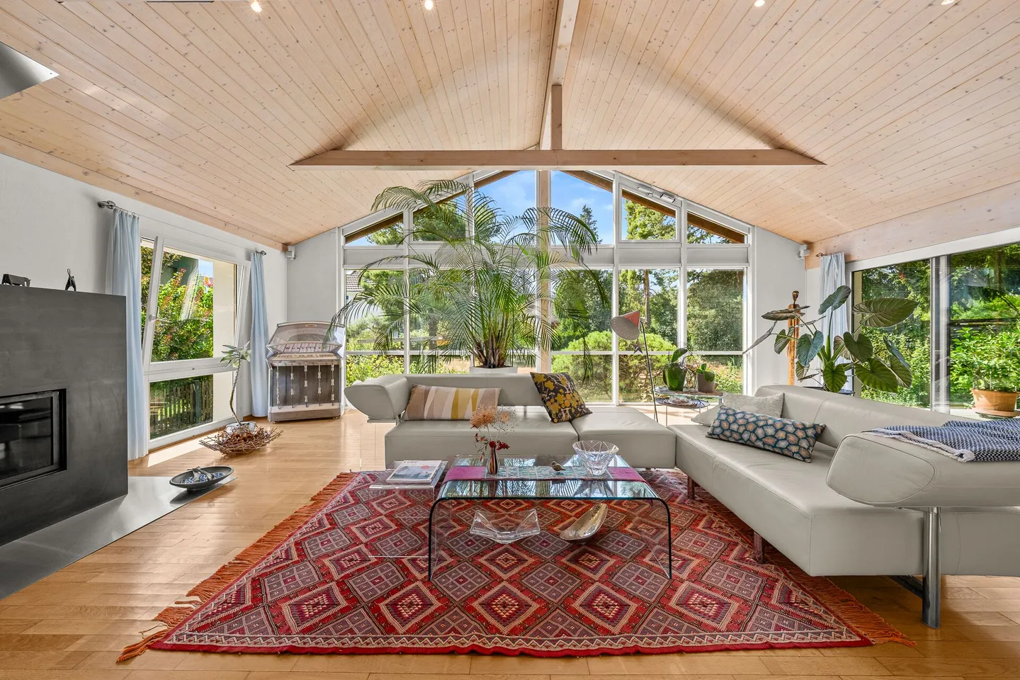 Living Happiness by the Water: Exclusive 5.5 Room House with Private Nature Oasis - Photo 3 of 27