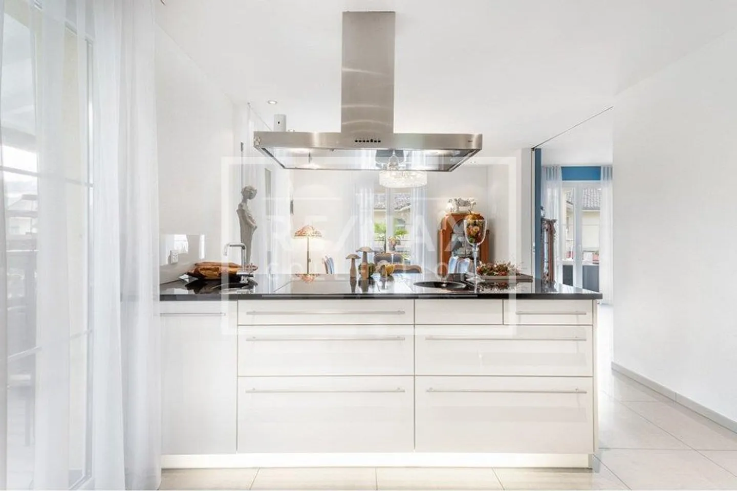 Family Dream with Style 6½-Room Country House - Photo 6 of 13