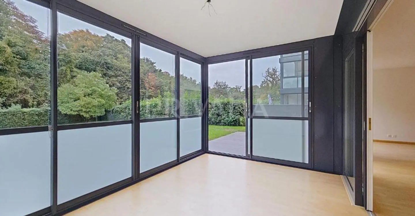 Bel appartement de 6,5 pièces en rez-de-jardin au sein d'une résidence de standing - Foto 2 di 9