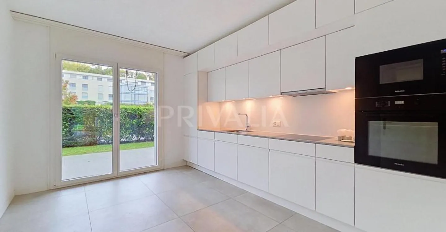 Bel appartement de 6,5 pièces en rez-de-jardin au sein d'une résidence de standing - Foto 3 di 9