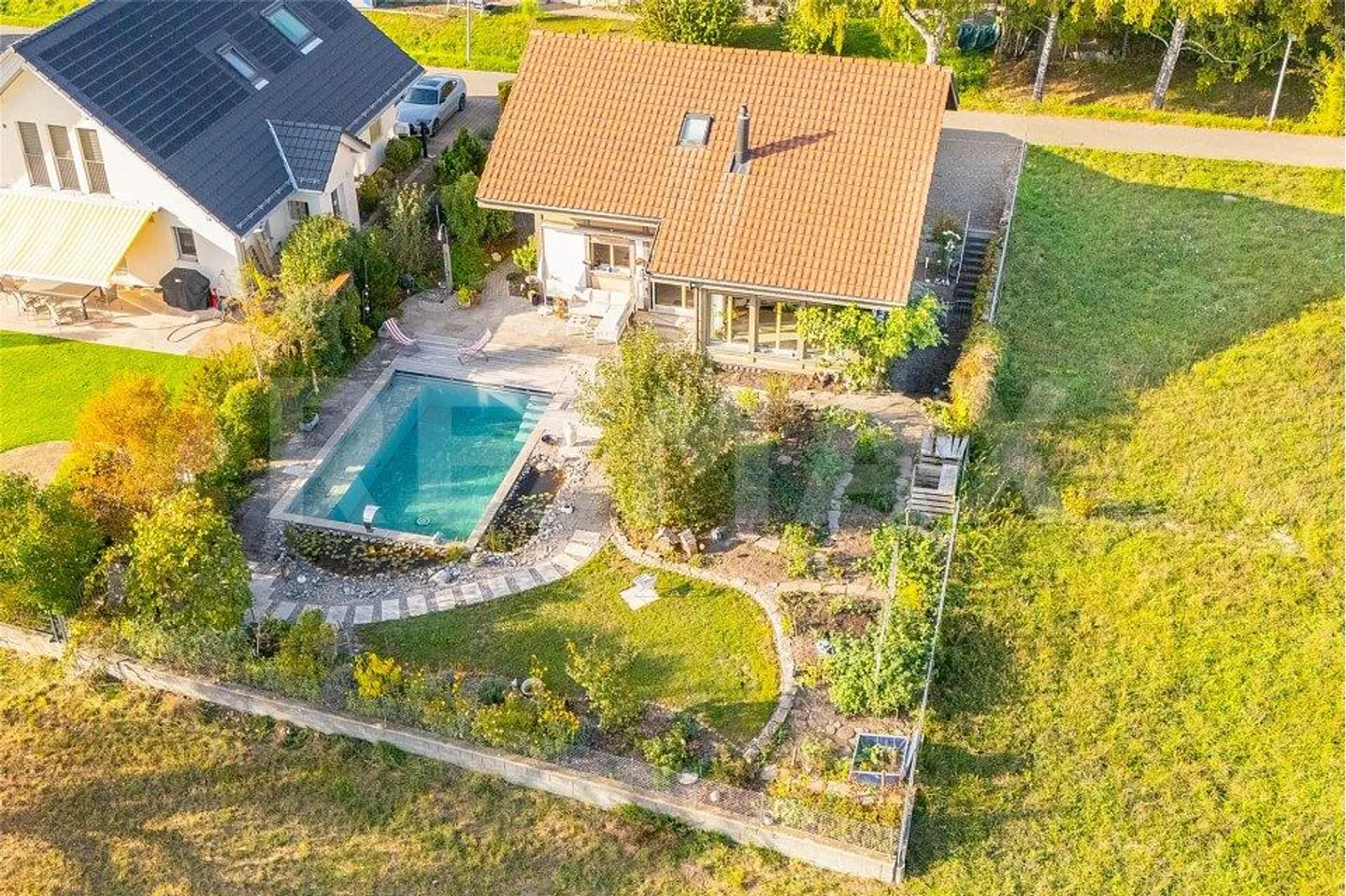 Living with a View: Spacious Single-Family Home with Pool - Photo 2 of 13