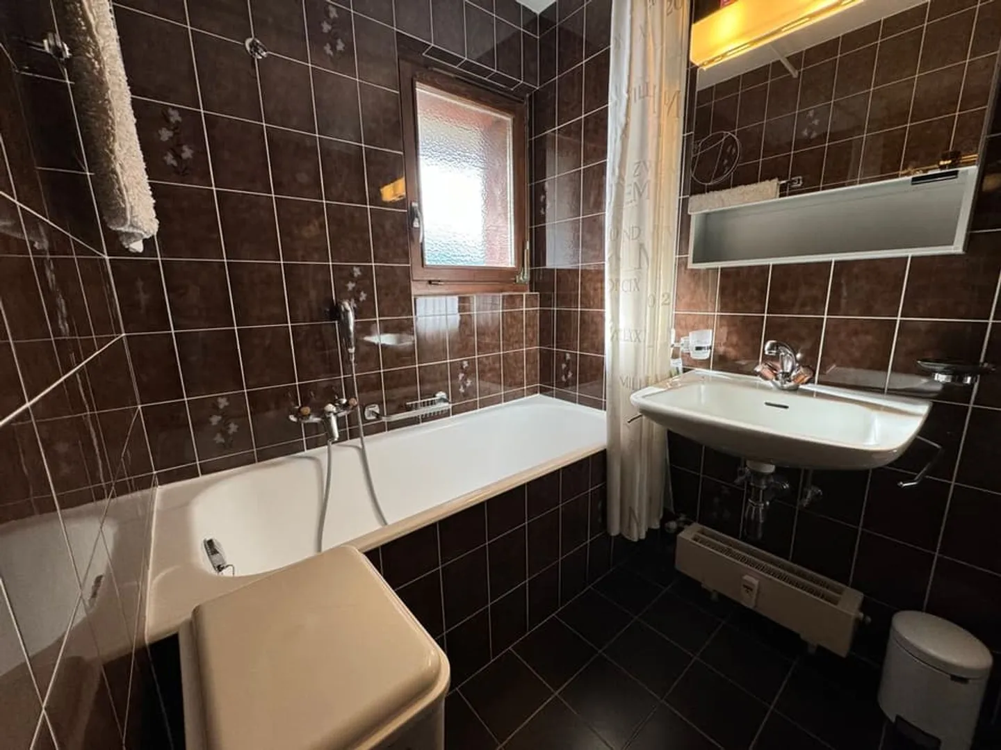 3,5-Zimmer-Wohnung am Eingang von Crans in einer Residenz mit Schwimmbad - Foto 11 von 13