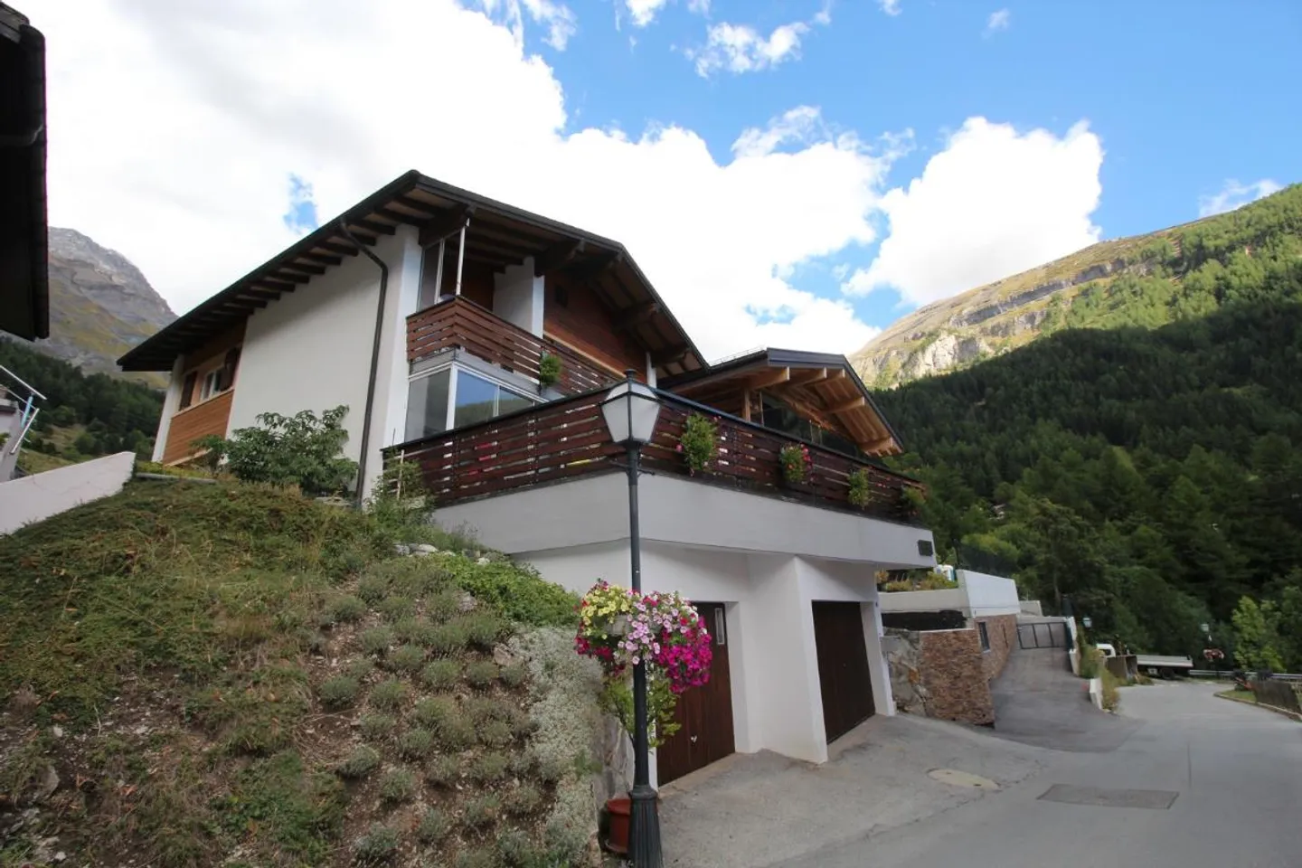 Chalet in vendita - Foto 1 di 9