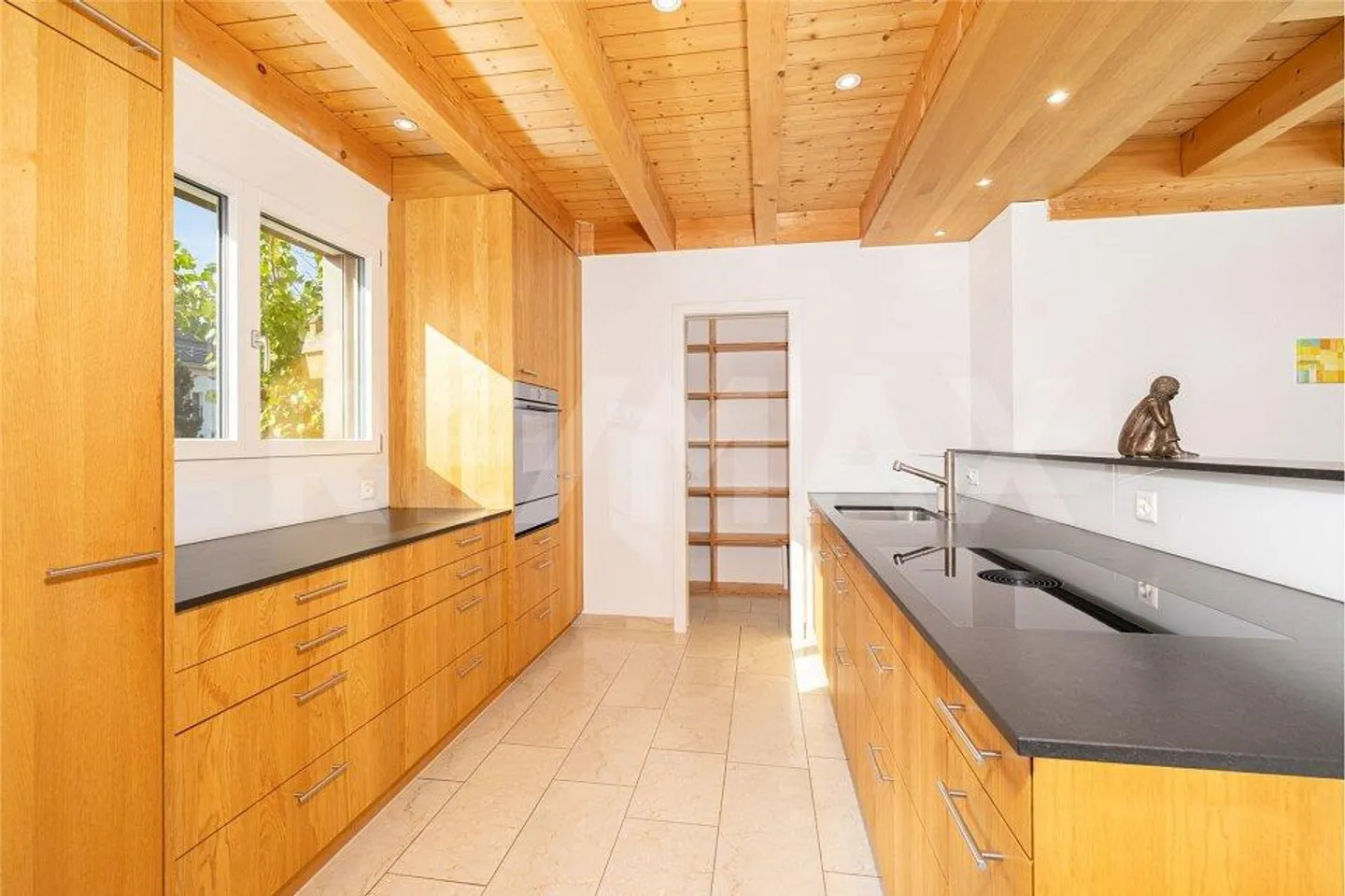 Living with a View: Spacious Single-Family Home with Pool - Photo 8 of 13