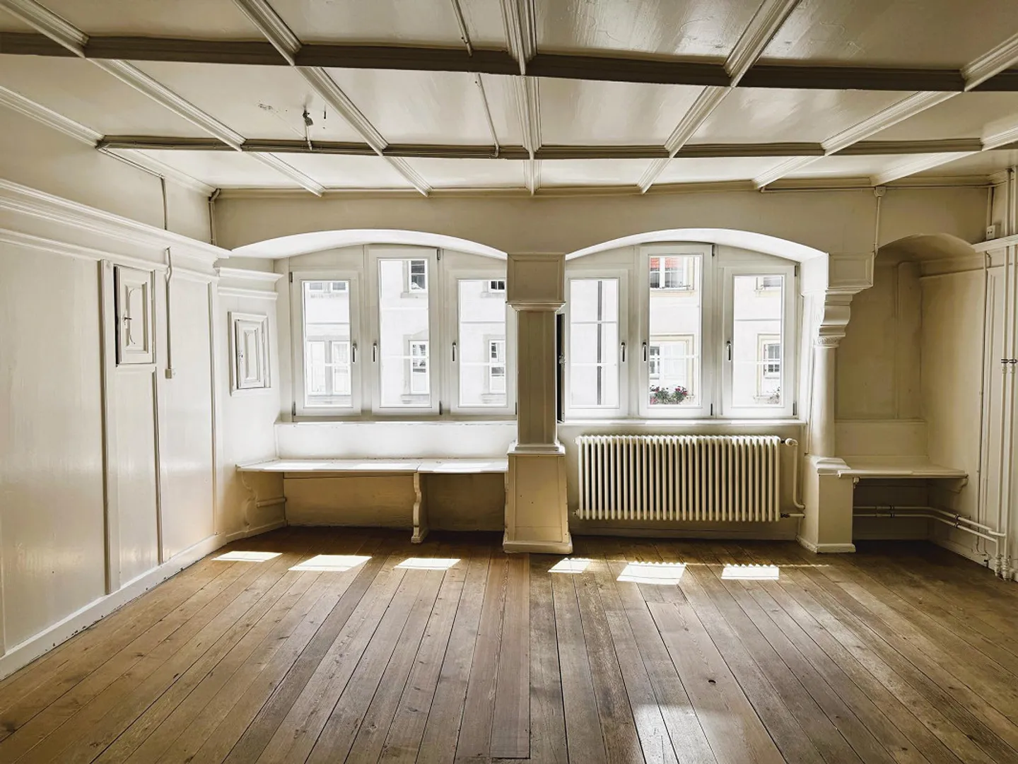 Maison de ville spacieuse de 6 pièces avec bureau et ambiance historique - Photo 1 sur 19