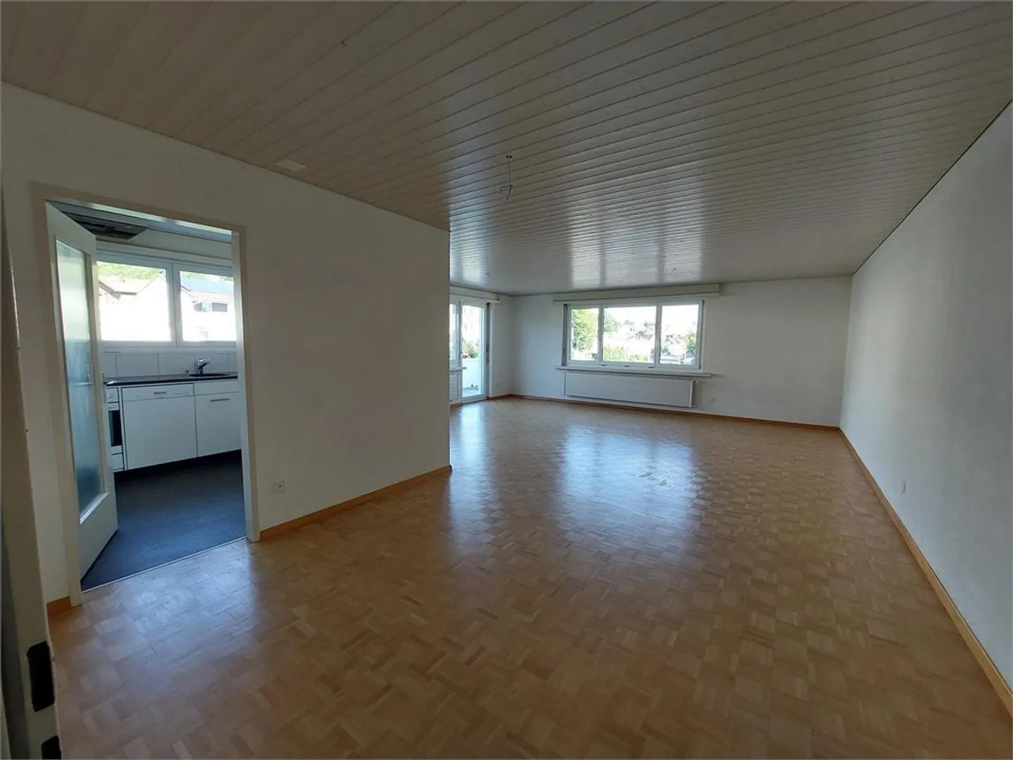 3.5 Room Apartment - Photo 1 of 16