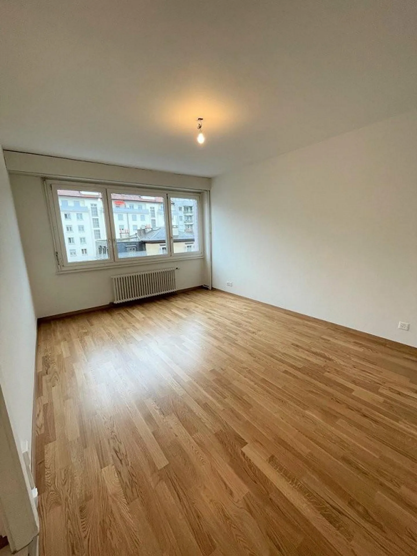 Not far from the Cornavin Station and the Charmilles - Photo 8 of 10