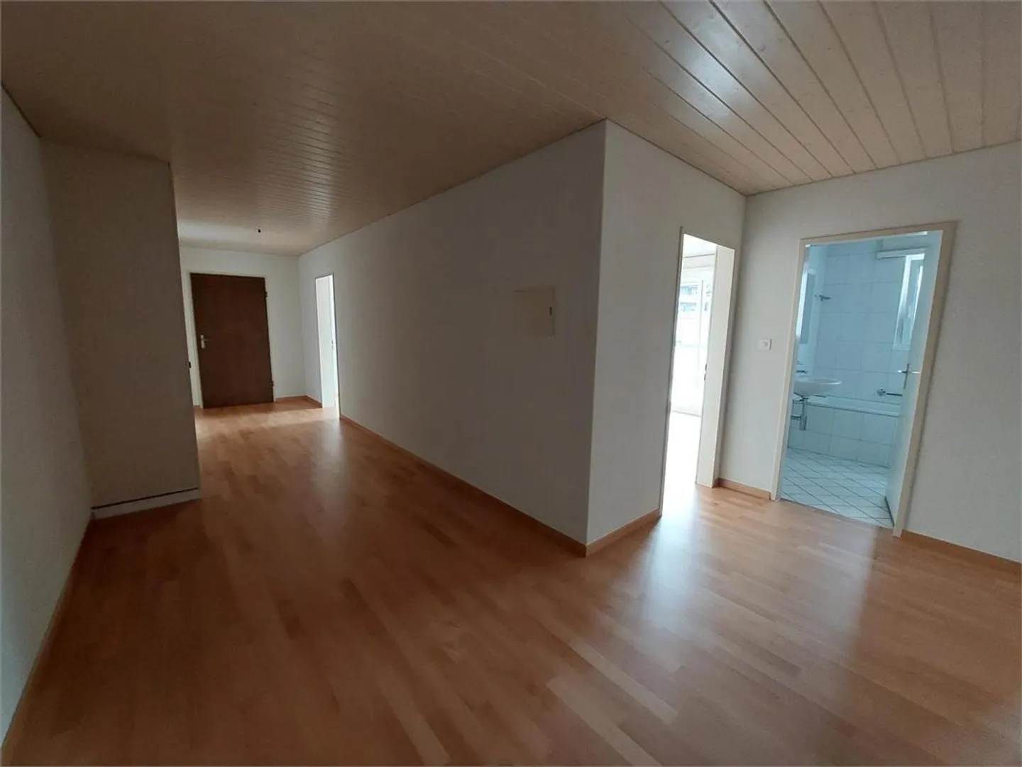3.5 Room Apartment - Photo 4 of 16