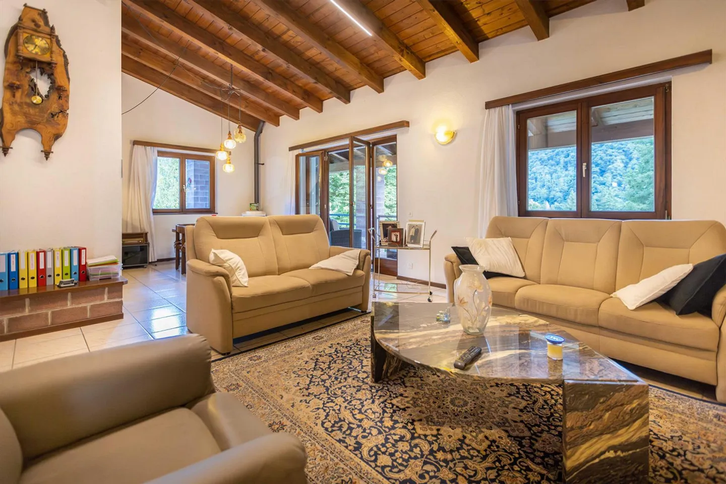 OCCASION - SPACIOUS 7.5-ROOM HOUSE IMMERSED IN GREENERY IN TRESA - Photo 5 of 9