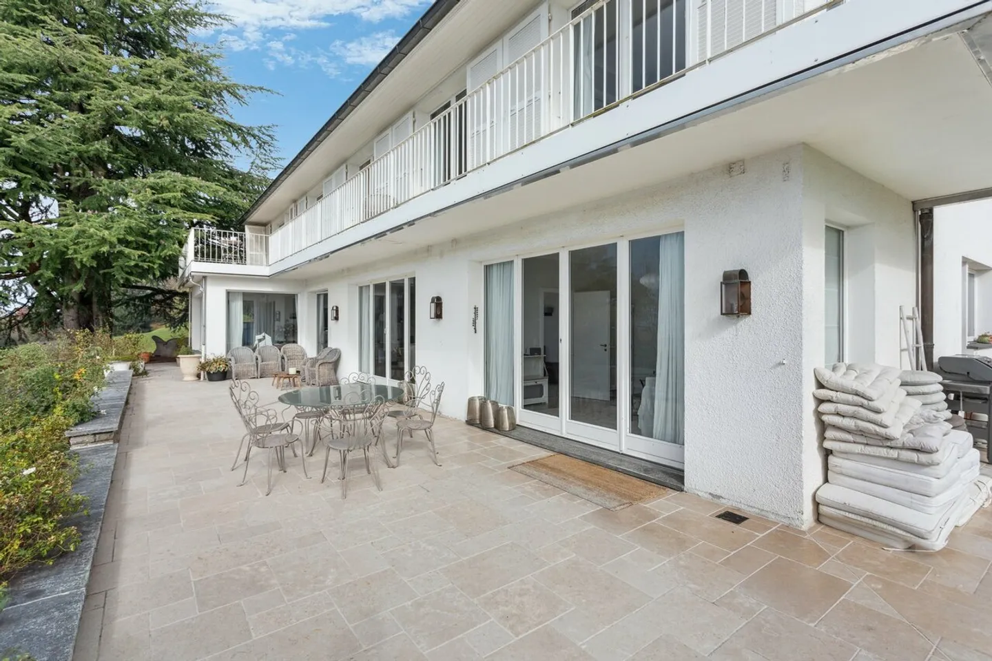 Magnifica villa con vista panoramica sul lago e sulle montagne - Foto 14 di 14