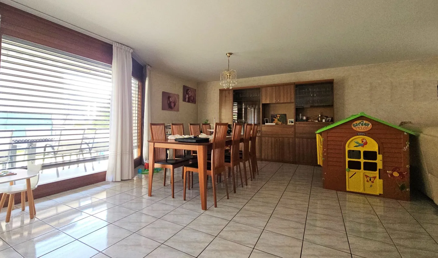 BEAUTIFUL AND SPACIOUS INDEPENDENT HOUSE - Photo 6 of 24