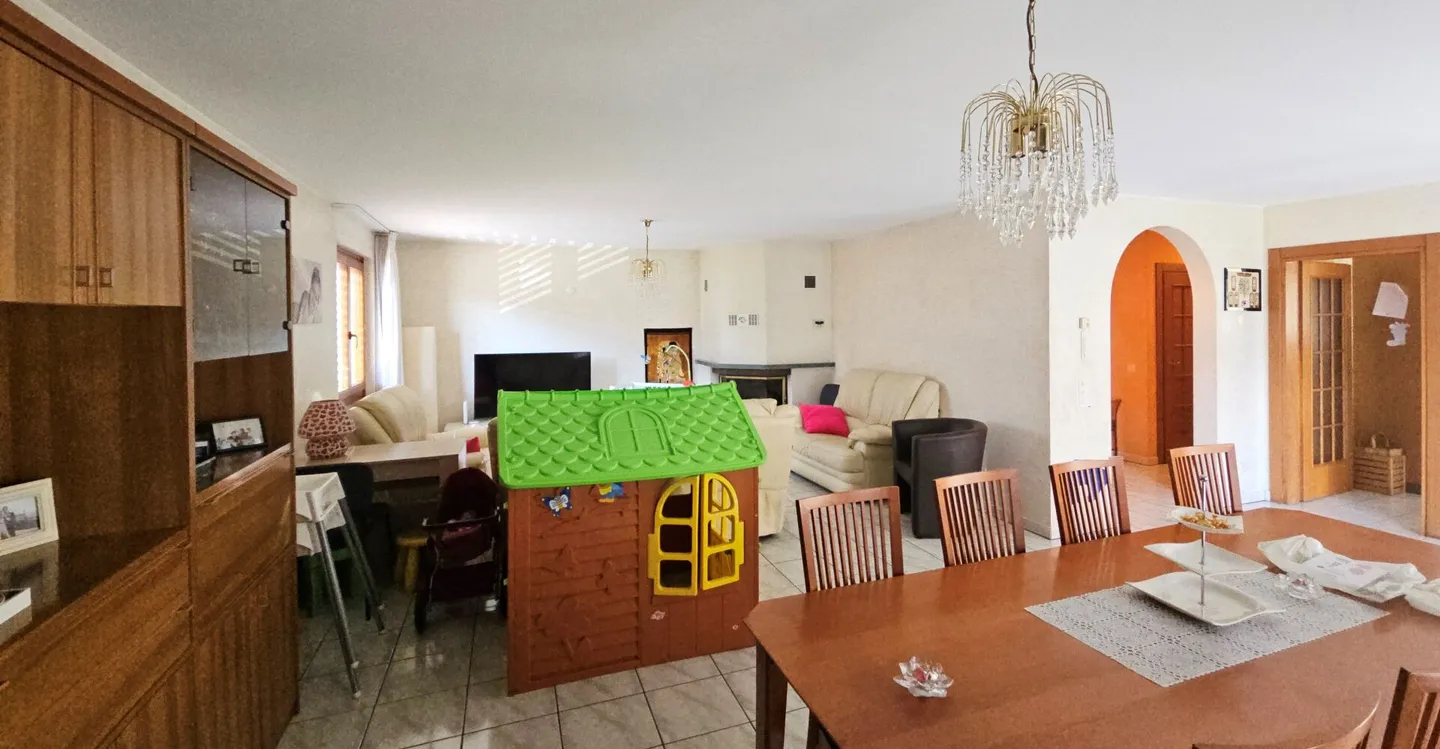 BEAUTIFUL AND SPACIOUS INDEPENDENT HOUSE - Photo 7 of 24