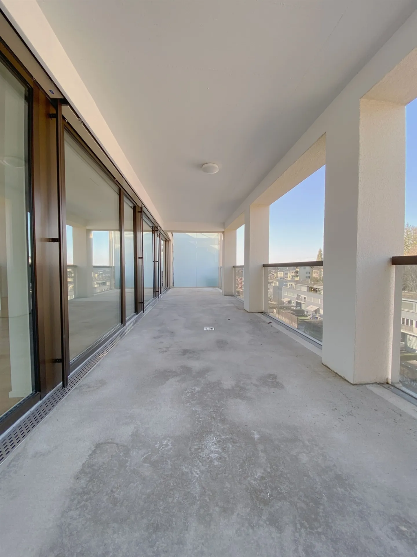 Modernes Apartment mit Terrasse - Foto 8 von 8