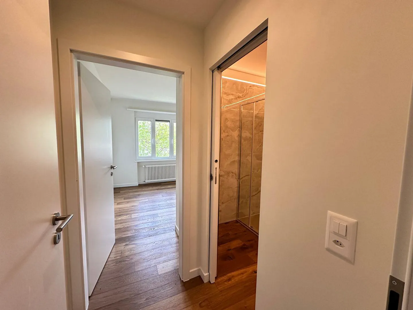 Geräumige Wohnung mit Terrasse - Foto 6 von 11