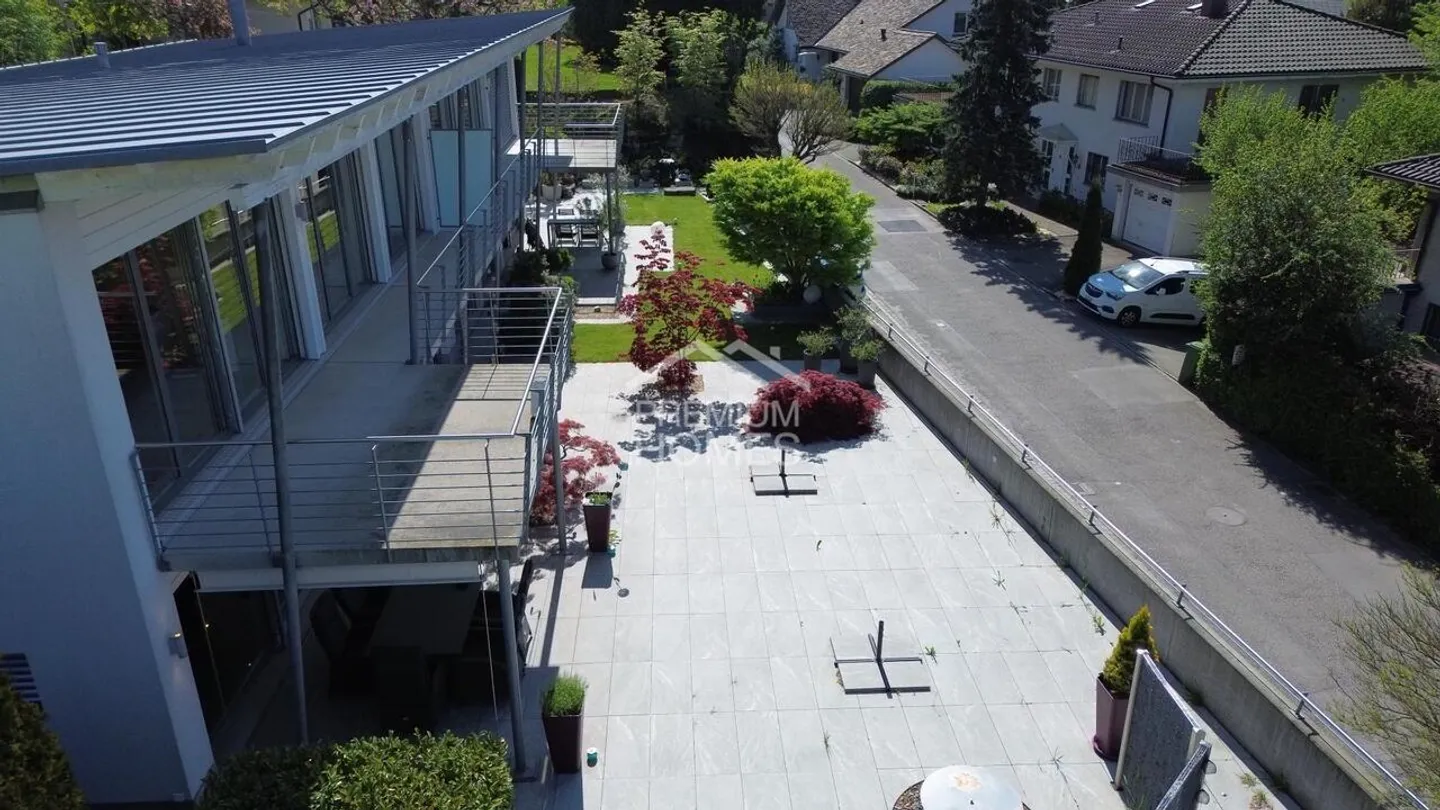 Maison moderne avec terrasses spacieuses - Photo 10 sur 12