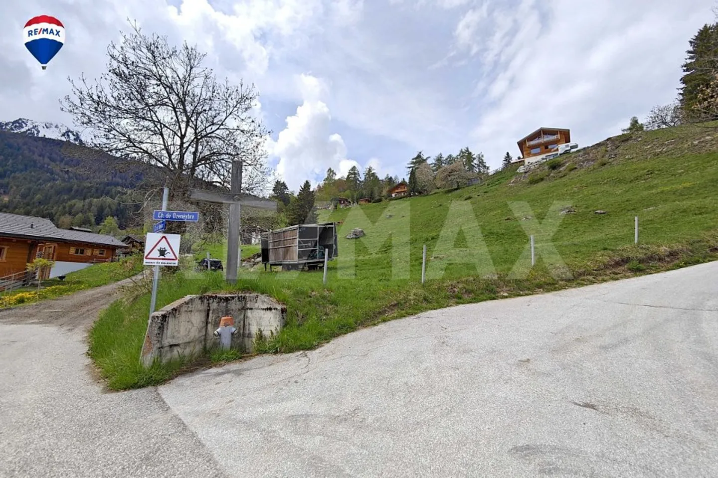 Building land - Photo 1 of 11