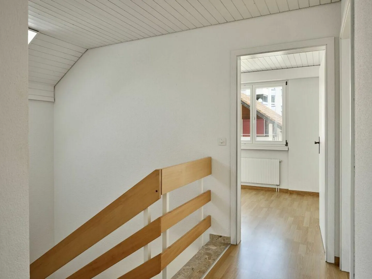 End Row House with Pool and Large Garden - Photo 9 of 17