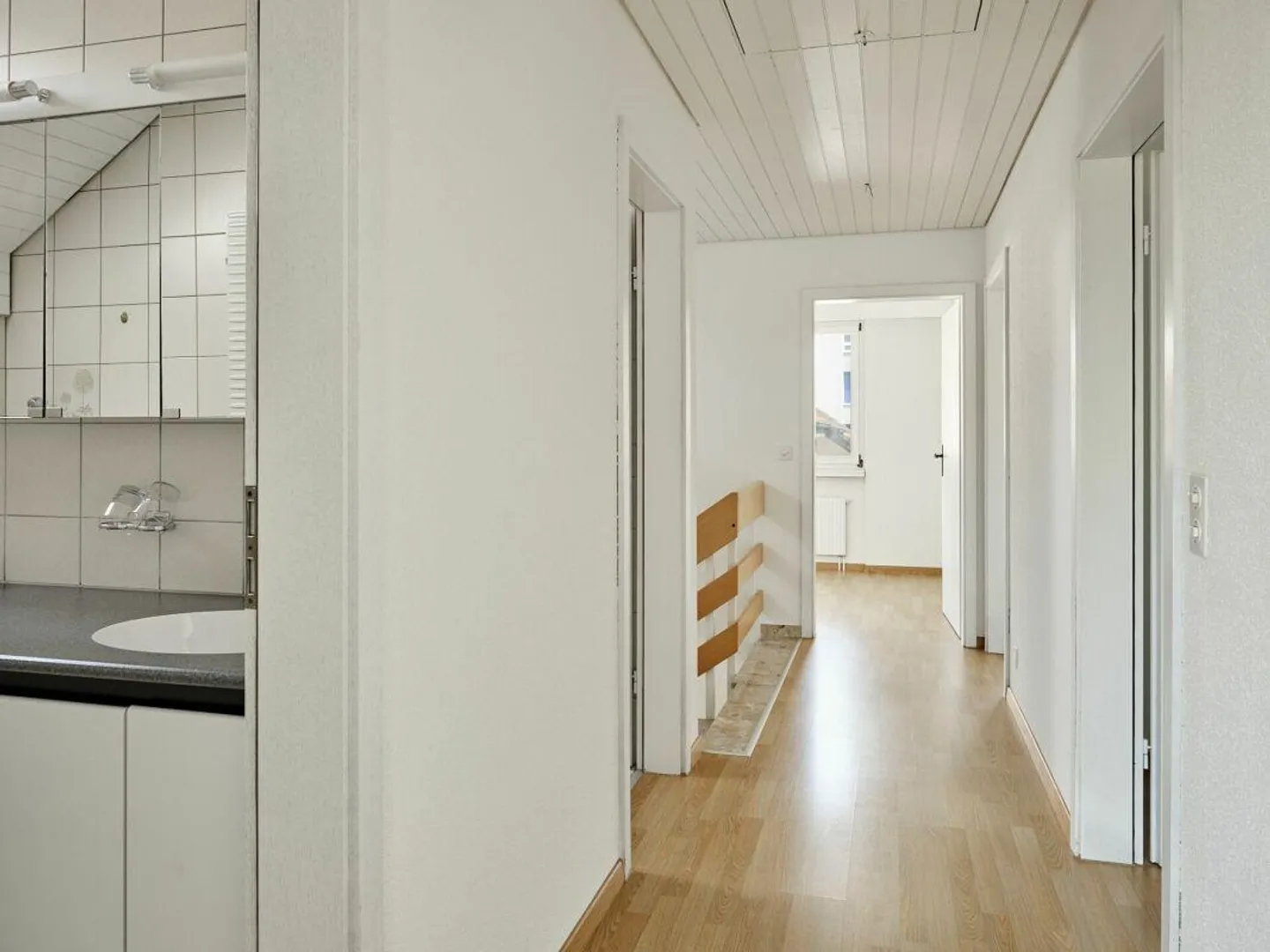 End Row House with Pool and Large Garden - Photo 12 of 17