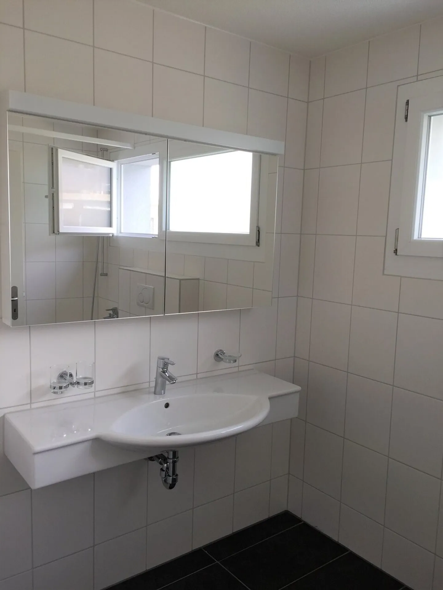 Appartement moderne avec balcon - Photo 8 sur 8