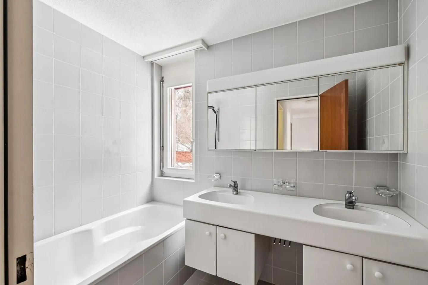 Charming penthouse with balcony - Photo 6 of 9