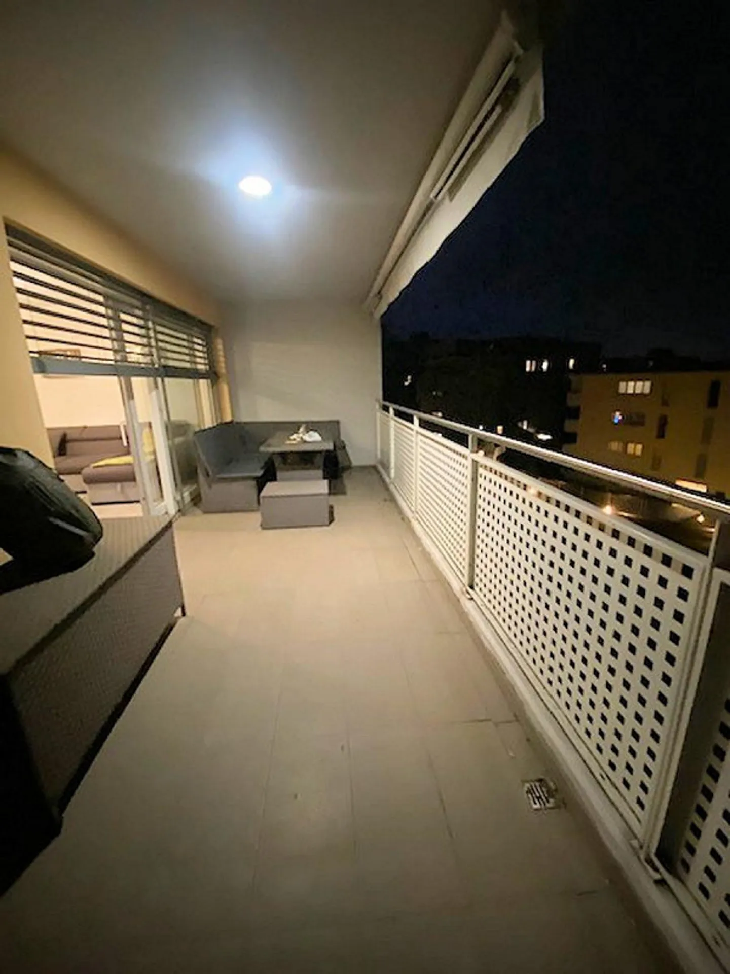 Mendrisio, 2.5 rooms with swimming pool, wellness and park - Photo 7 of 13