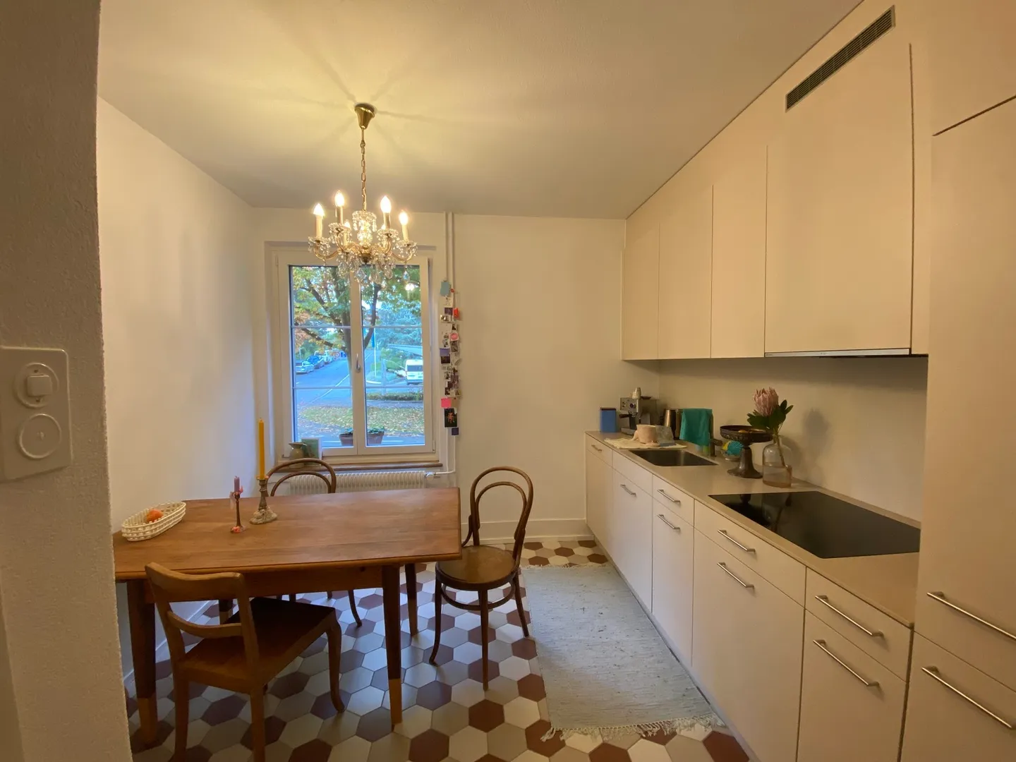 Appartement rénové avec jardin - Photo 2 sur 7
