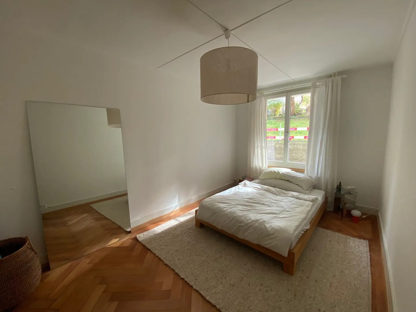 Appartement rénové avec jardin - Photo 3 sur 7
