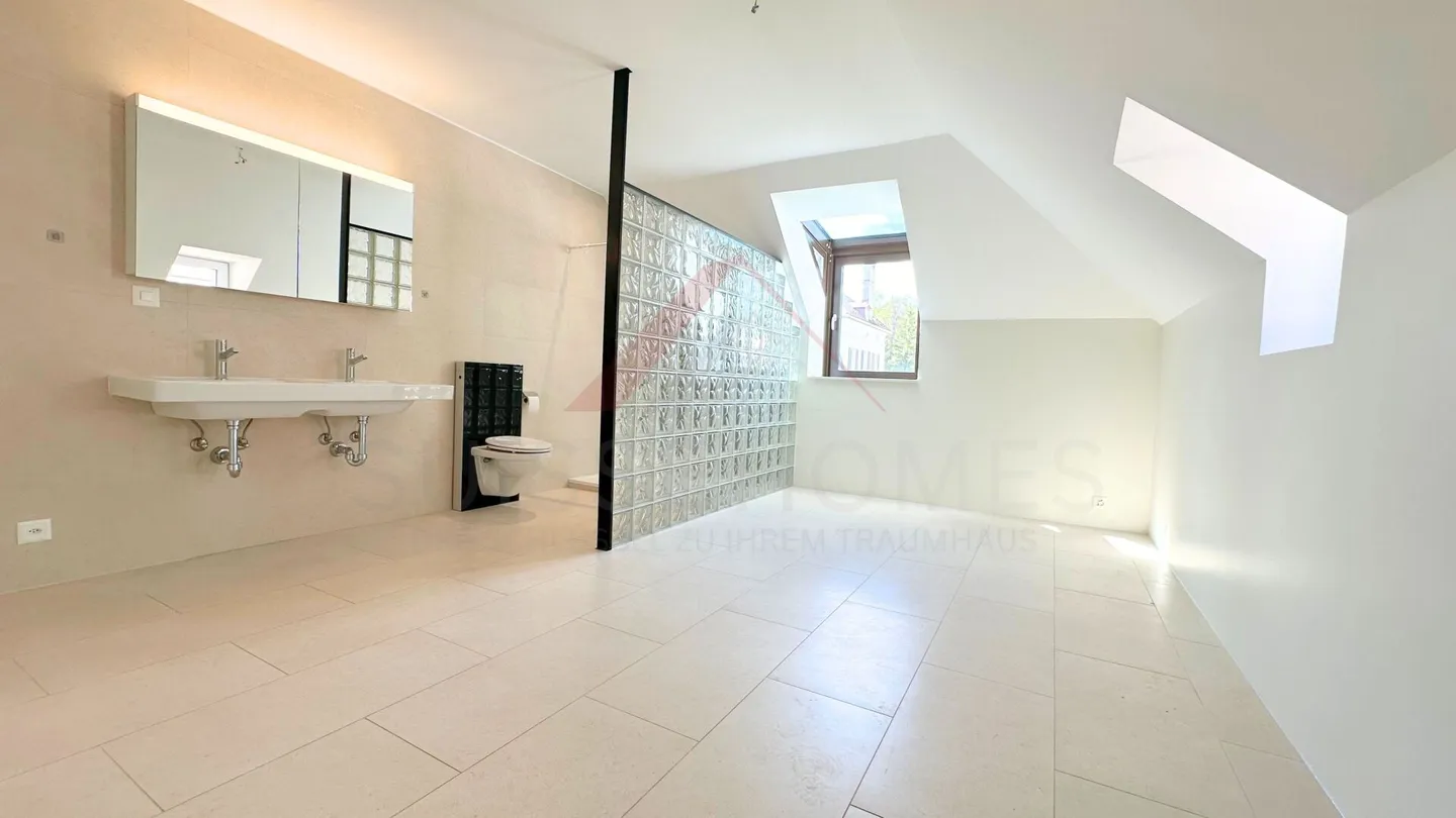Magnifico duplex di 200 m² con soppalco e fascino d'epoca - Foto 9 di 12