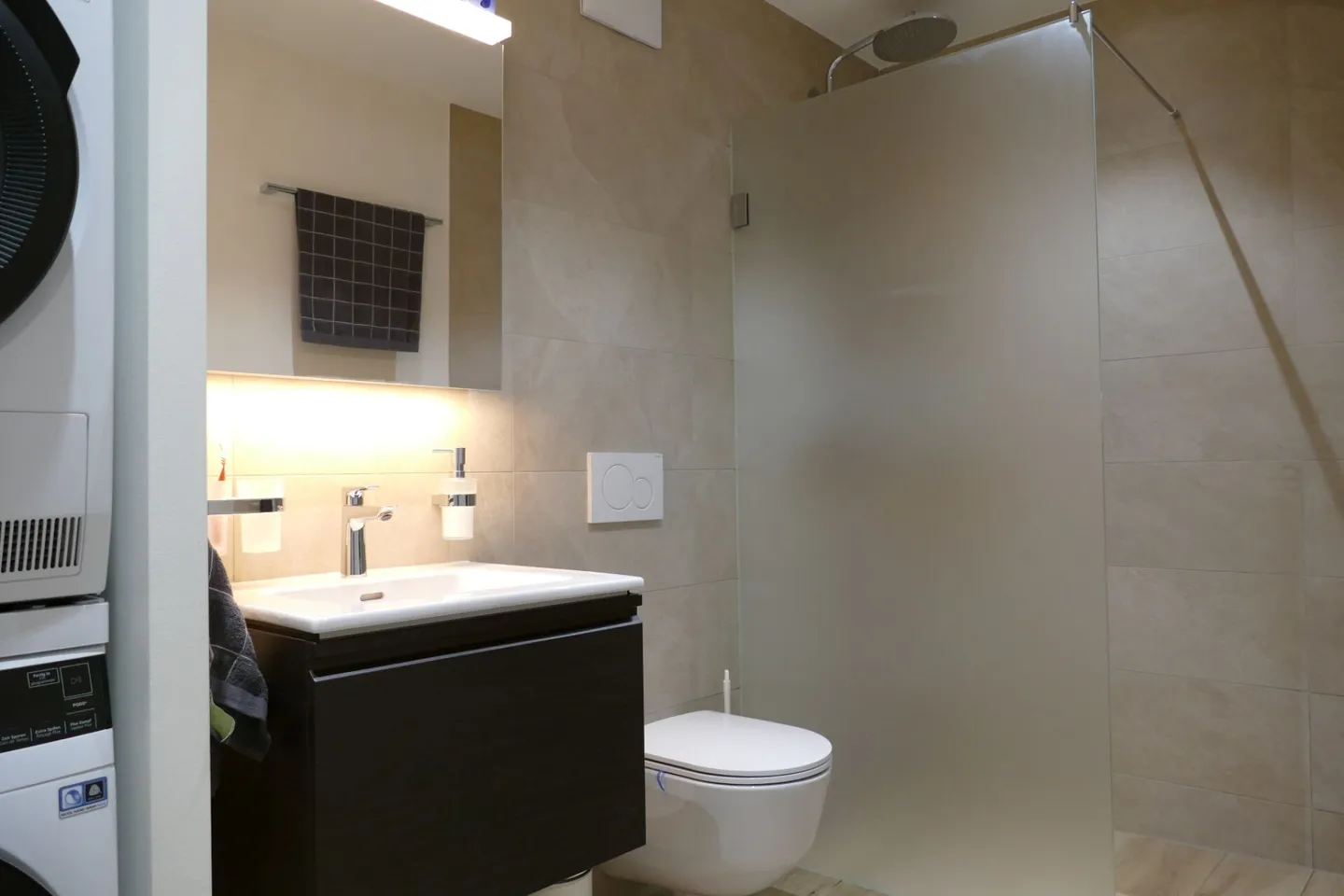 4.5-room ground floor apartment with garden seating area - Photo 5 of 13